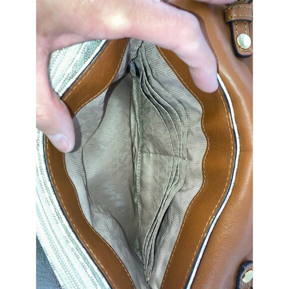 MICHAEL KORS, SMALL IVORY SIGNAURE LEATHER CROSSBODY BAG - Picture 10 of 14